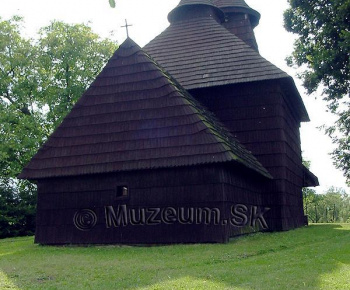 Krásy našej obce / Drevený kostol Tročany - foto
