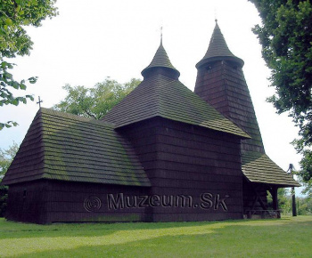 Krásy našej obce / Drevený kostol Tročany - foto