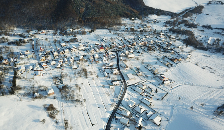 Letecké snímky obce Tročany - Zima 2021