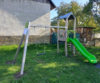 Aktuality / Pohybové aktivity pre najmenších - detské ihrisko Tročany - Projekt podporený z rozpočtu PSK - foto